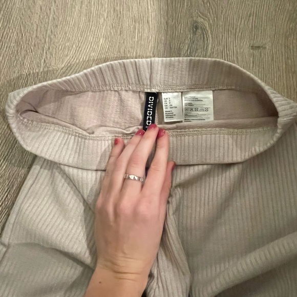 Split leg ribbed pants - Picture 2 of 3